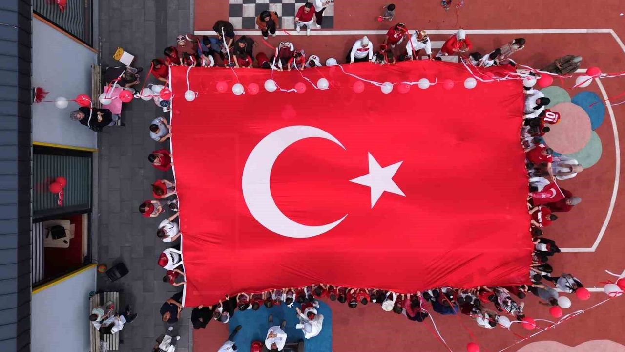 buyuksehirin-cocuk-kutuphanesi-miniklerinden-a-milli-takima-yurekleri-isitan-destek