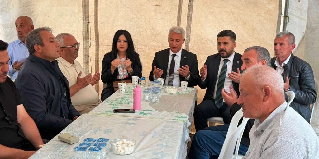 mhp-merkez-ilce-baskani-melike-boran-ismailogullari’ndan-atakul-ailesine-taziye-ziyareti