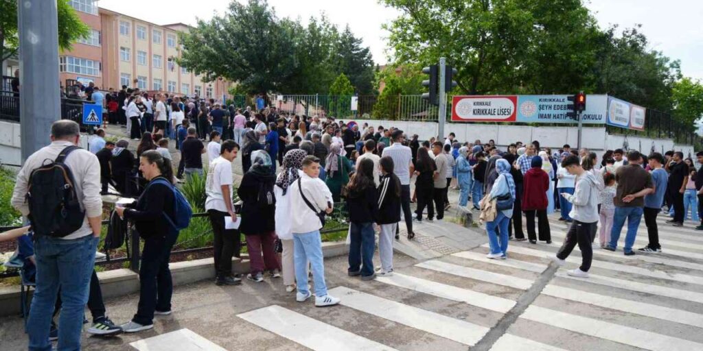 kirikkale’de-lgs-heyecani:-veliler-dua-etti,-ogrenciler-ter-doktu