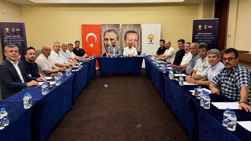 eskisehir-ak-parti-teskilati,-bati-anadolu-bolge-strateji-toplantisi’na-katildi