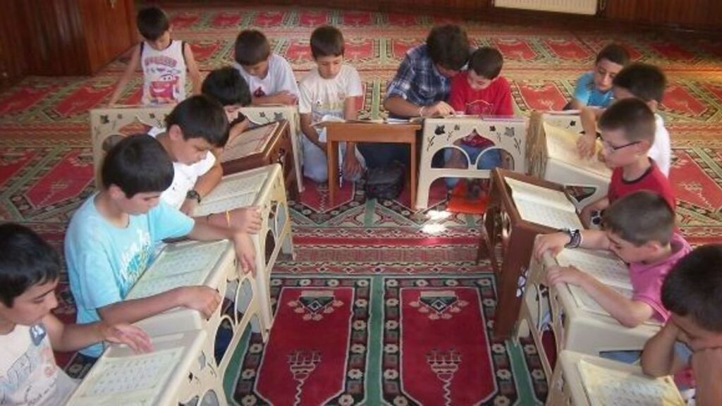 cocuklar-yaz-kur’an-kurslarinda-bulusacak
