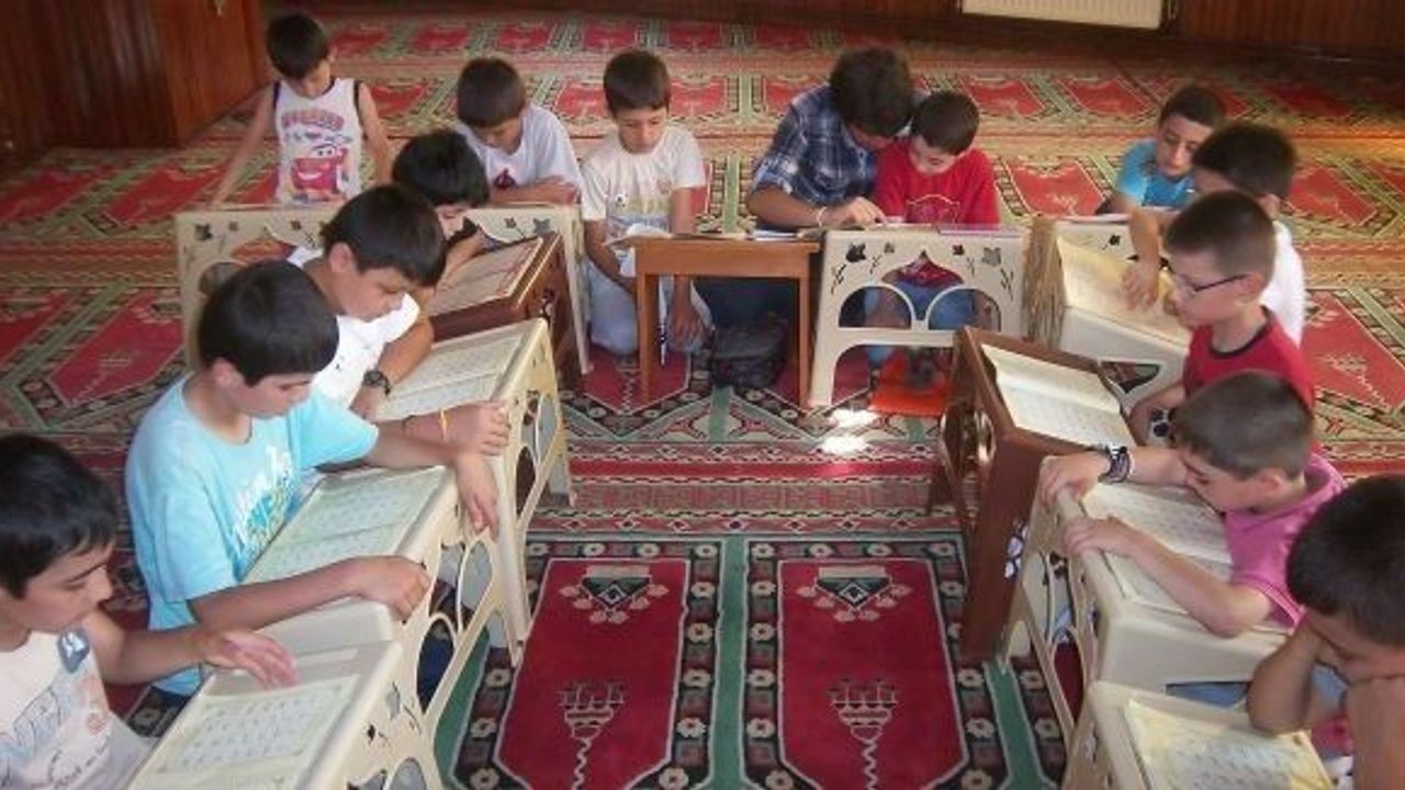 cocuklar-yaz-kur’an-kurslarinda-bulusacak