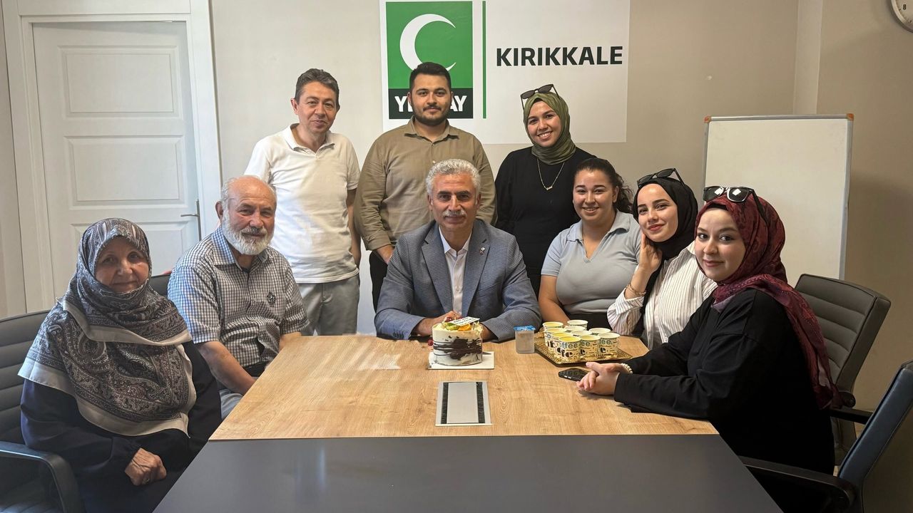 yesilay’dan-stajyerlere-anlamli-veda