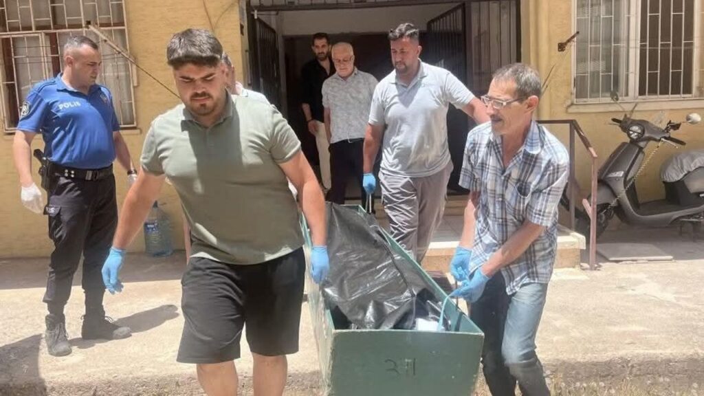 ogretmen-ciftin-cenazeleri-morga-tasindi