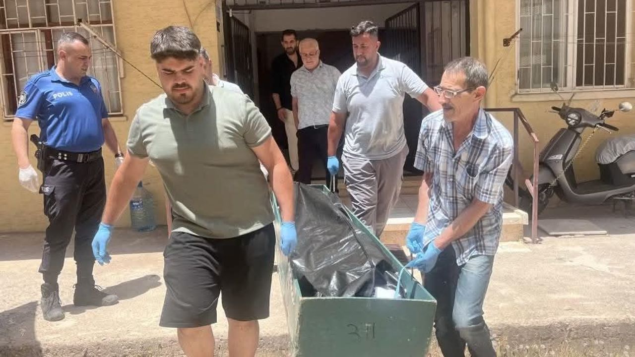 ogretmen-ciftin-cenazeleri-morga-tasindi