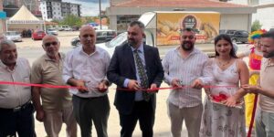 Hacılar Belediye Başkanı komşu ilçedeydi: Esnafın heyecanına ortak oldu