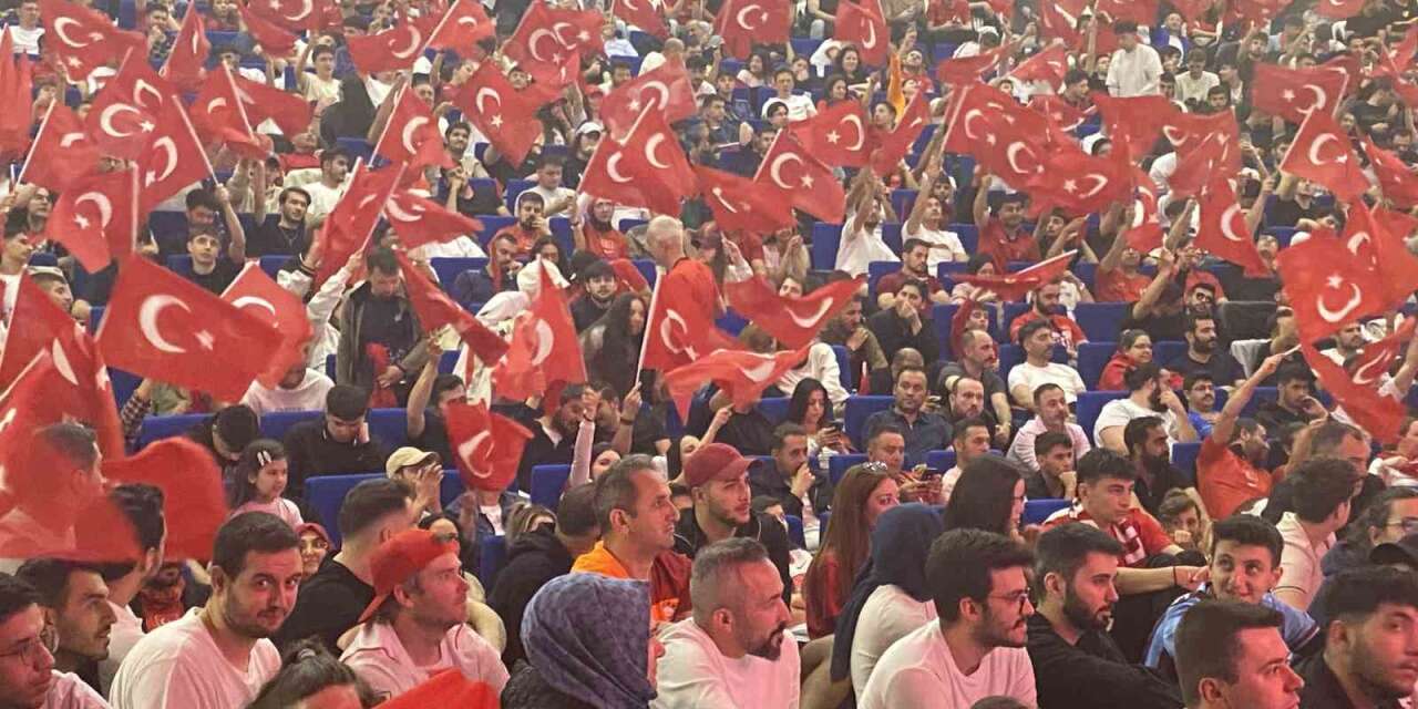 milli-mac-heyecani-ankara’da-dev-ekranda-yasandi