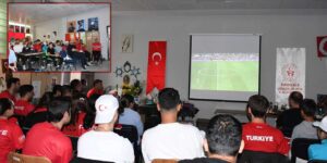 Müdürlük kapılarını açtı: Kırıkkaleli gençler milli maç için tek yürek oldu