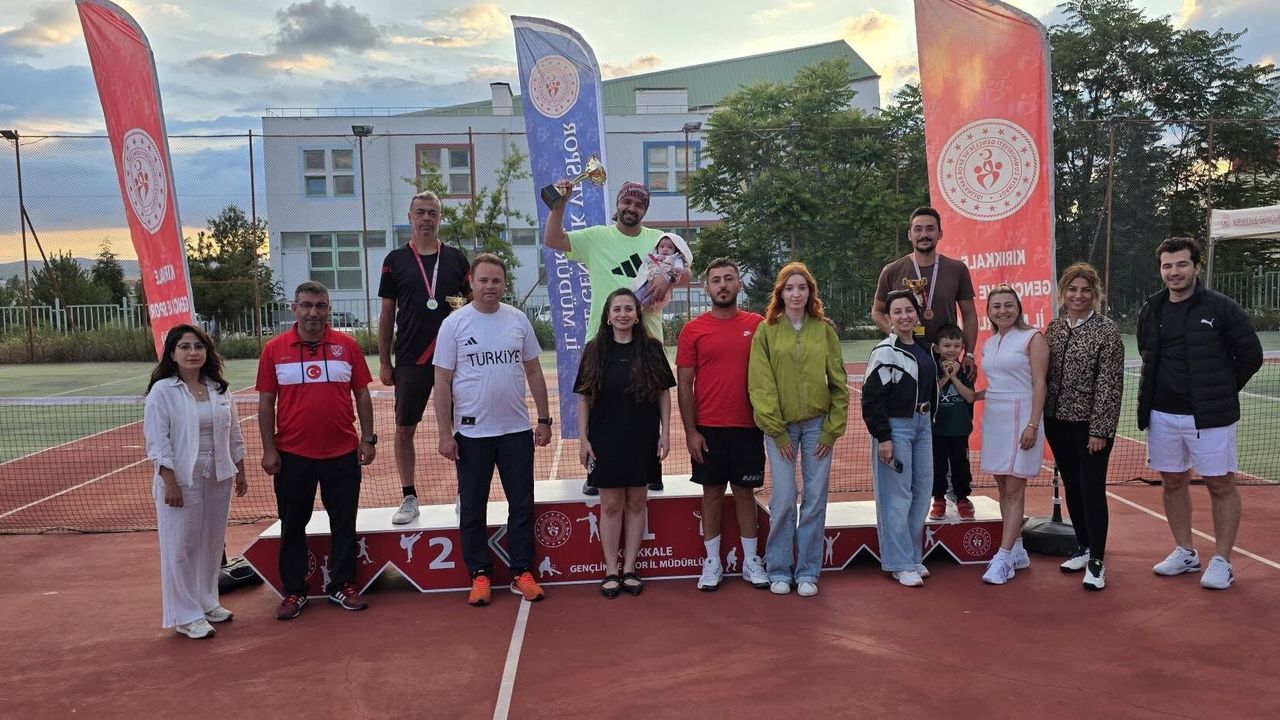 kirikkale’de-buyukler-yaz-tenis-kupasi-tamamlandi