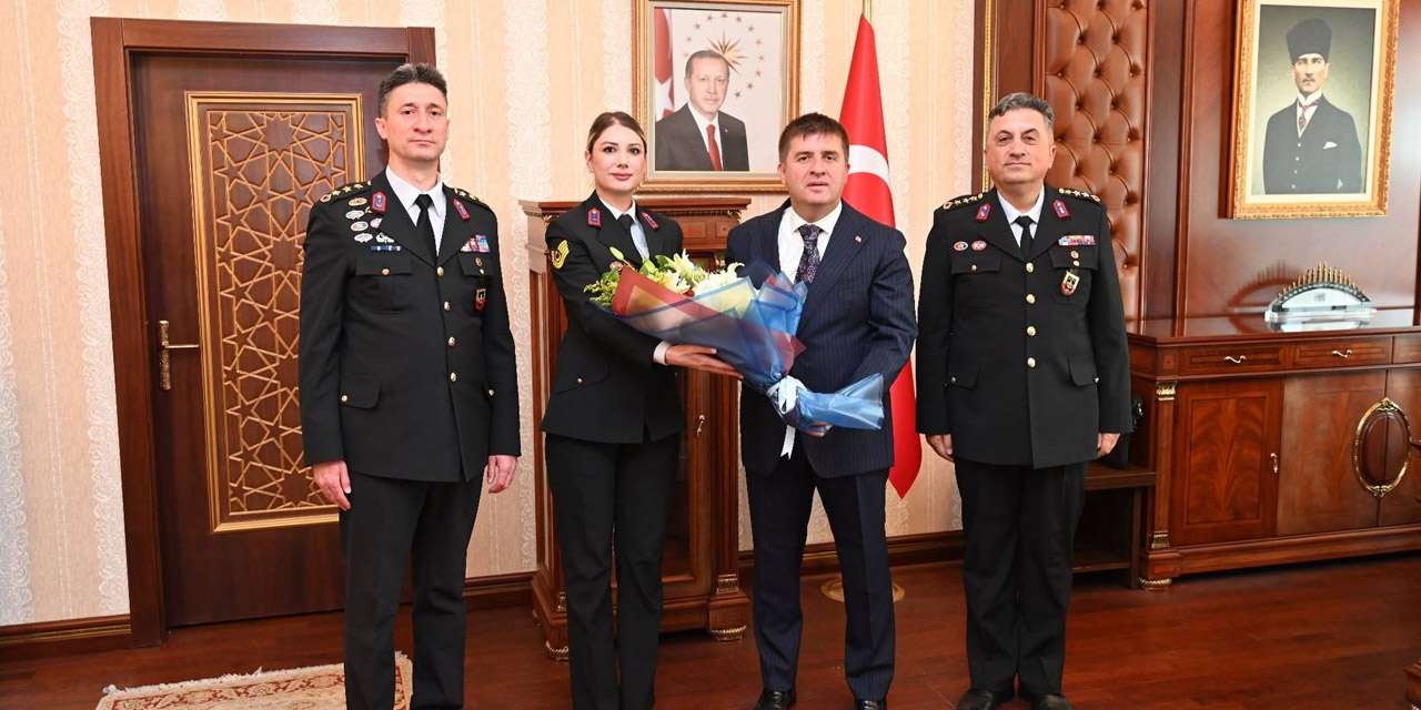 kentin-huzuru-icin-bir-aradalar:-vali-sariibrahim-jandarma-heyetini-agirladi
