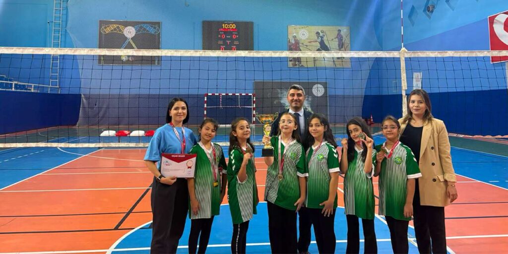 ozel-suleymaniye-koleji-voleybolda-sampiyon-oldu