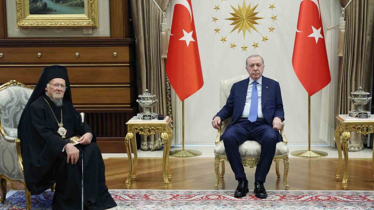 cumhurbaskani-erdogan,-fener-rum-patrigi-bartholomeos’u-kabul-etti