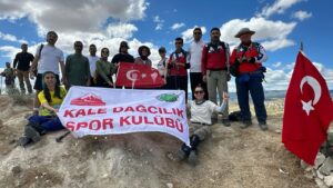 Kale Dağcılık Nallıhan’ın Renkli Zirvelerine Yürüdü