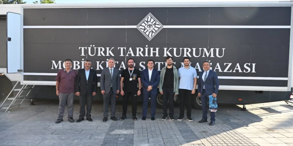cumhuriyet-meydani’nda-hareketli-dakikalar:-kirikkale-valisi-sariibrahim,-bizzat-giderek-denetledi