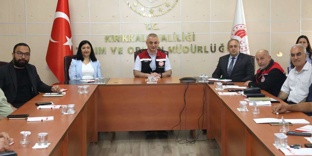 hasat-oncesi-kritik-toplanti!-rekolte-ve-verim-rakamlari-masada