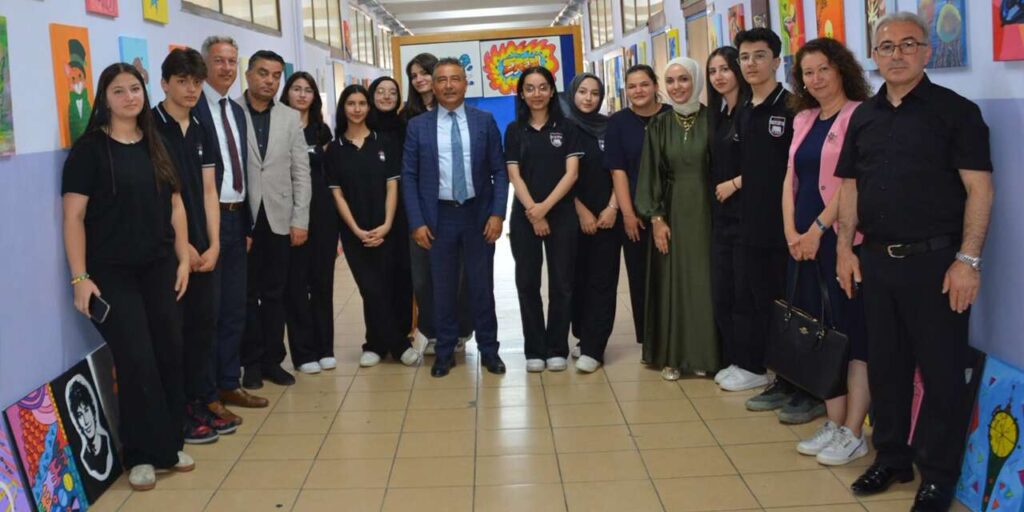 liselilerin-resimleri-herkesi-hayran-birakti:-cok-guzel-hareketler-bunlar