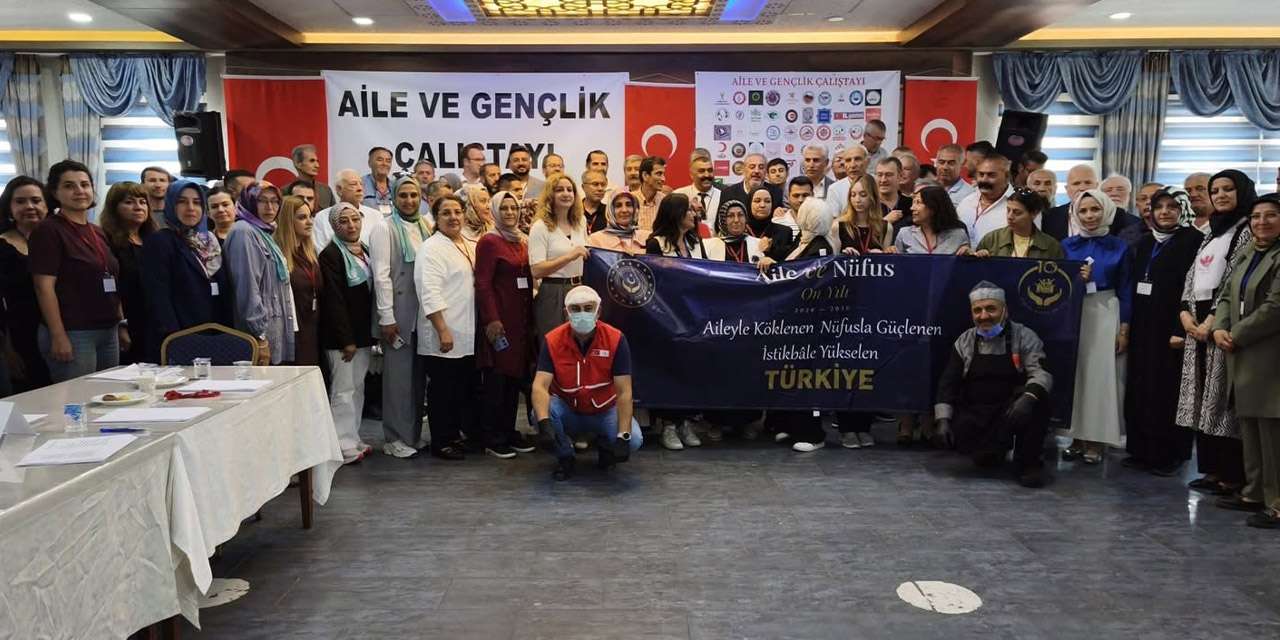 kirikkale’de-dev-organizasyon:-yesilay,-aile-ve-genclik-calistayi’na-tam-kadro-katildi