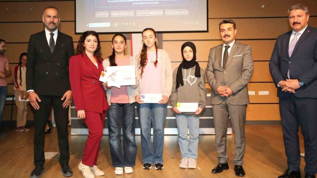 ogrenciler-il-finalinde-kiyasiya-yaristi