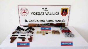 Ruhsatsız silahlara el konuldu