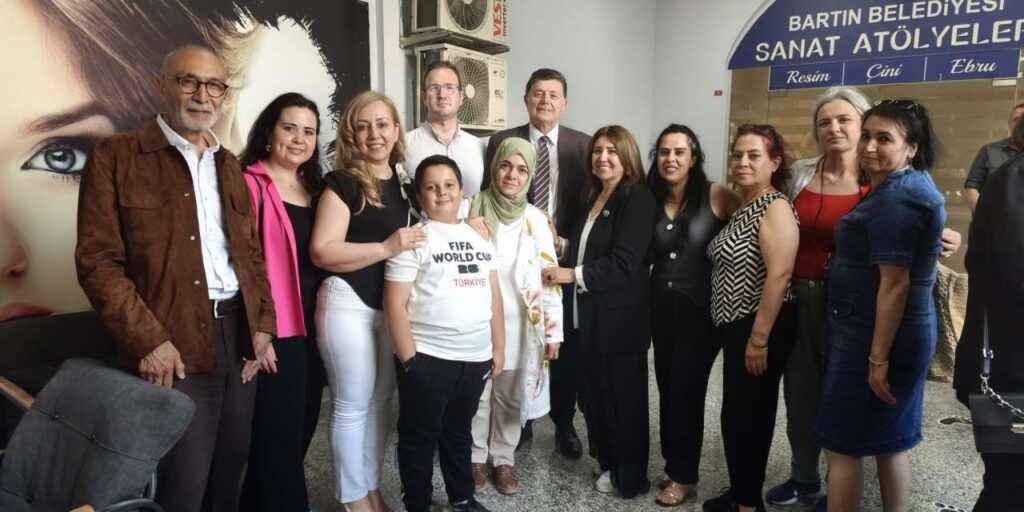 iki-sehir-tek-yurek-oldu:-kirikkaleli-kadinlarin-el-emegi-bartin’da-gorucuye-cikti
