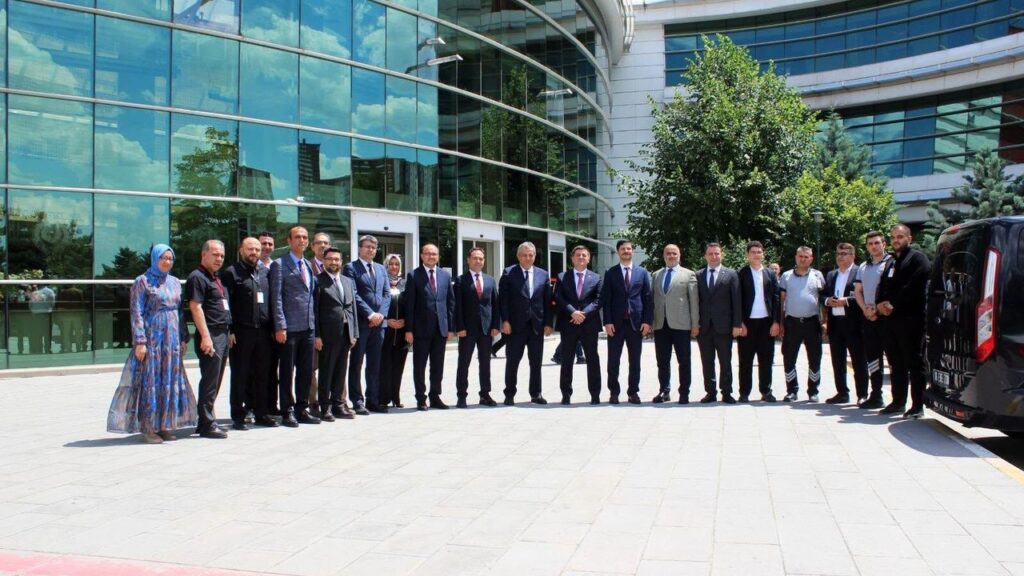 saglik-yatirimlari-icin-onemli-ziyaret