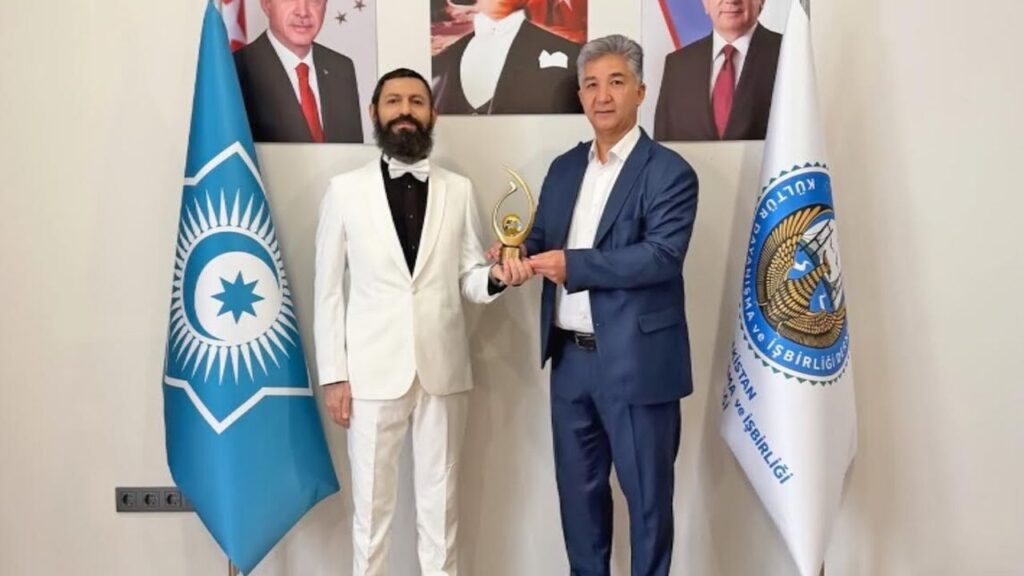 akif-manaf’a-“kultur-ve-baris-odulu”-verildi