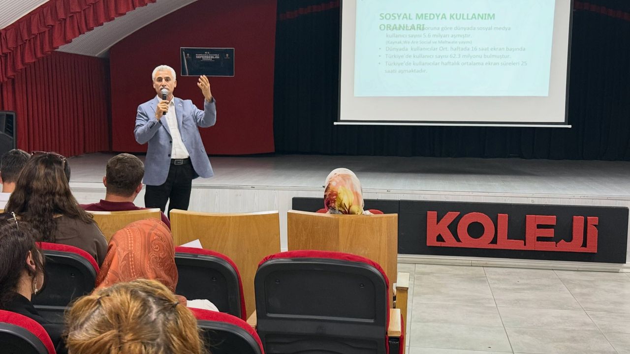 yesilay’dan-velilere-teknoloji-bagimliligi-semineri
