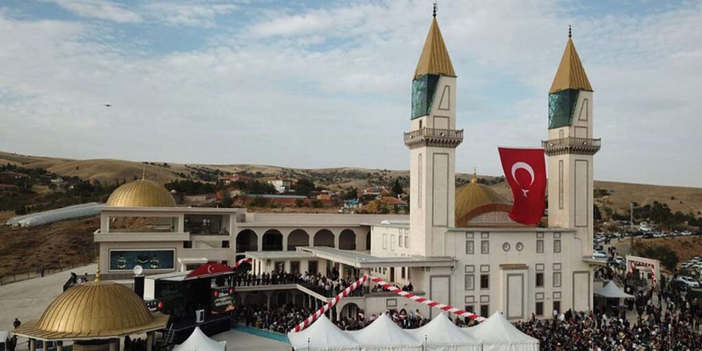kirikkale-dunya-gundeminde:-avrupa’dan-gelen-150-genc-islami-degerler-kulliyesi’nde-bulustu