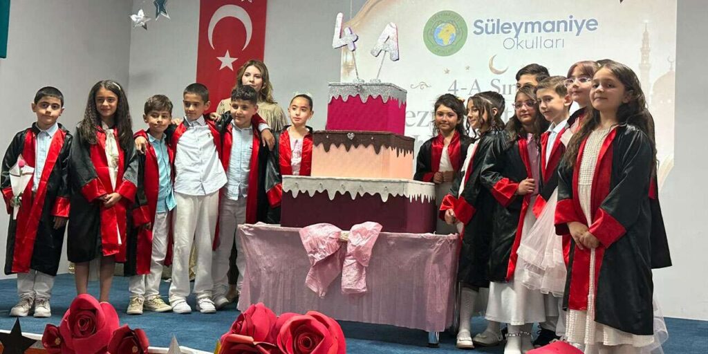 ozel-suleymaniye-koleji’nde-mezuniyet-sevinci