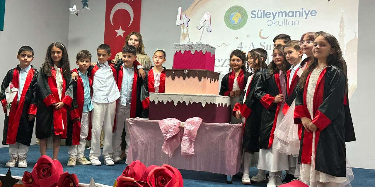 ozel-suleymaniye-koleji’nde-mezuniyet-sevinci