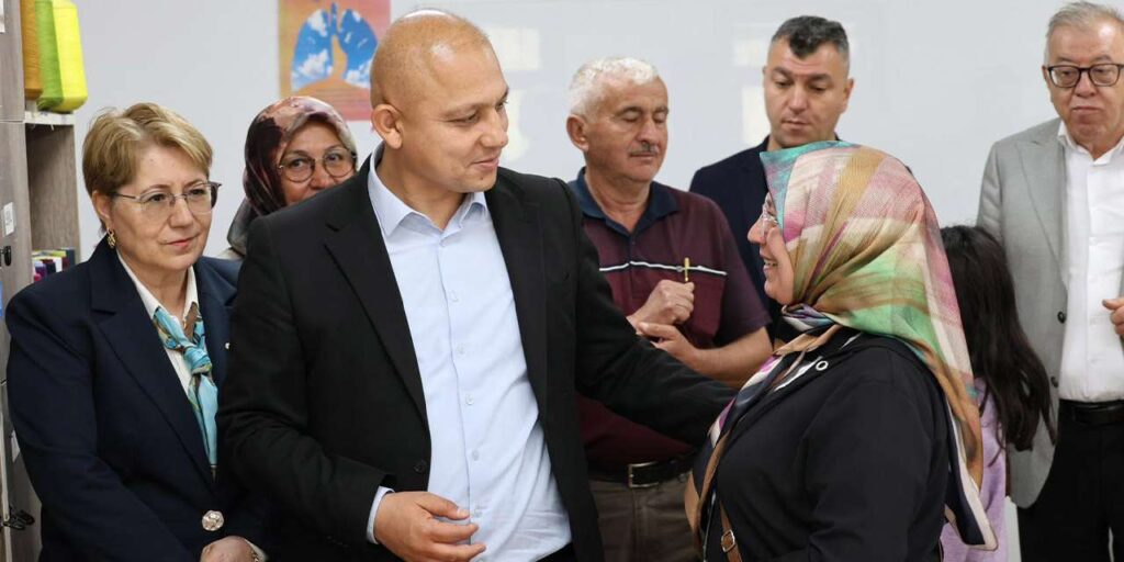 baskan-ahmet-onal-asagi-mahmutlar’da:-“ureten-vatandaslarimizin-her-zaman-yanindayiz”