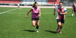 Yeşil sahada kadınların futbol heyecanı yaşandı