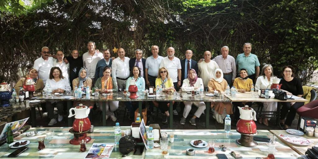 tam-46-yil-sonra-ayni-masadalar:-kirikkale-lisesi-ilk-mezunlarini-agirladi