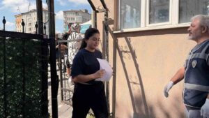 Yanlış okula geldi, sınava yetiştirmek için vatandaş seferber oldu