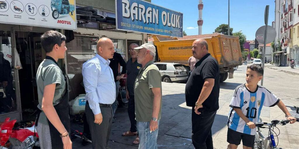 baskan-onal,-vatandaslarla-bulustu