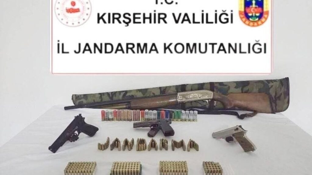 kirsehir’de-ruhsatsiz-silah-operasyonu:-4-silah-ele-gecirildi