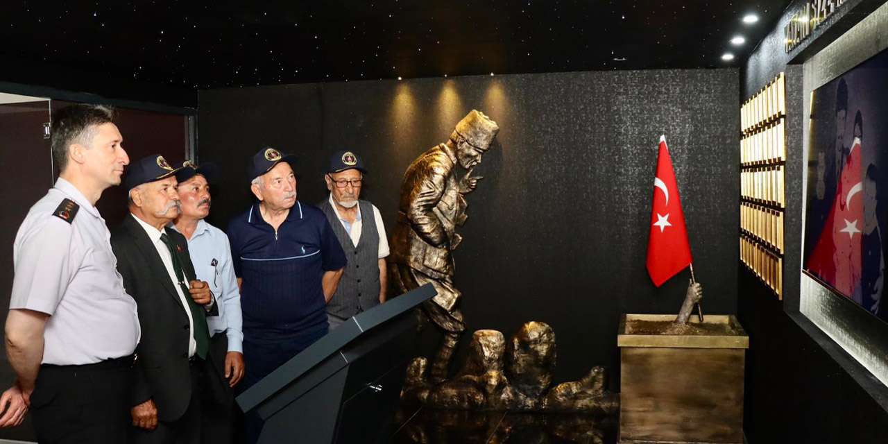 kirikkale’de-duygu-dolu-anlar:-sehitlerin-hatiralari-bu-kosede-sergileniyor