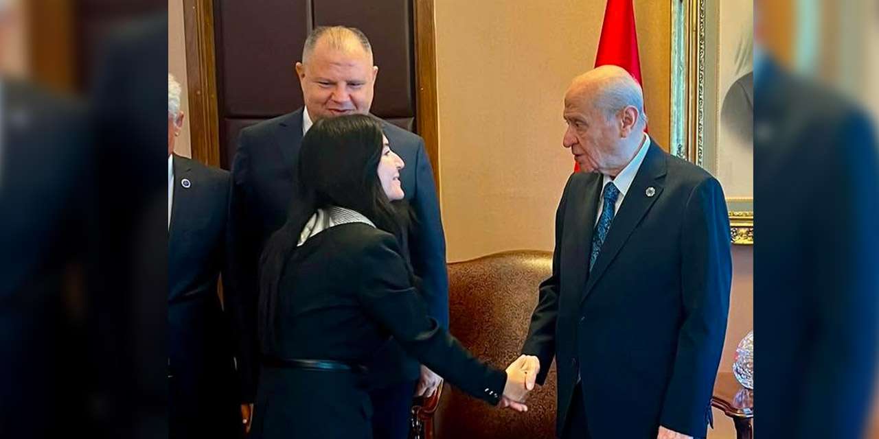 mhp-kirikkale-teskilatinda-tarihi-an:-ilk-kadin-merkez-ilce-baskani-genel-merkez’de!