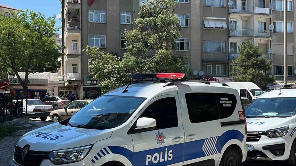 tartistigi-apartman-yoneticisini-bicakladi