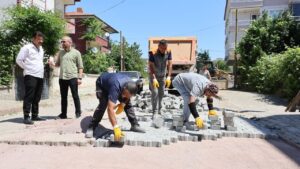 Belediye Ekipleri 11 Mahallede Sahada