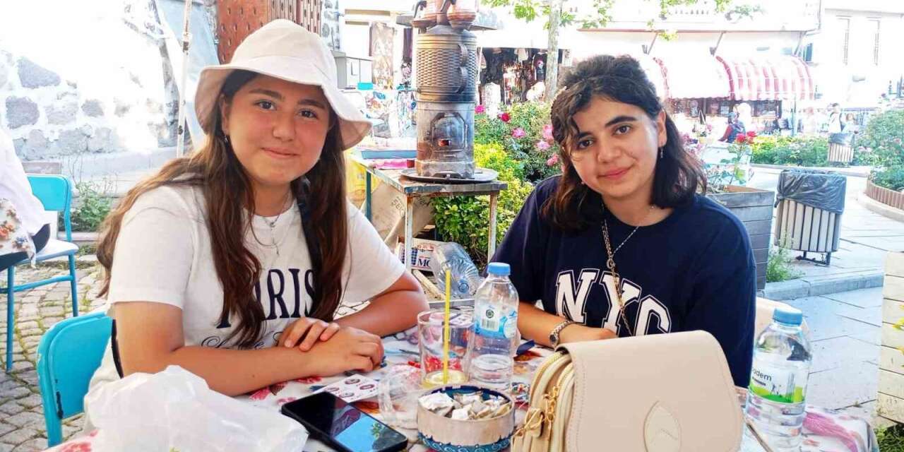 ogrenciler-okuduklari-romanlardaki-mekanlari-ankara’da-gezip-gordu