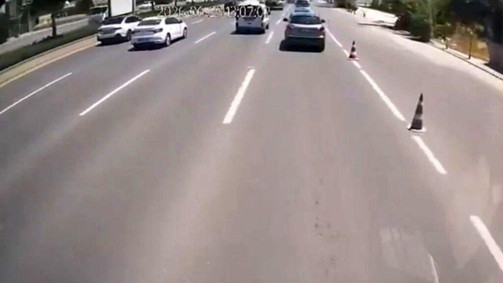 1-kisinin-oldugu-otobus-kazasinin-goruntuleri-ortaya-cikti
