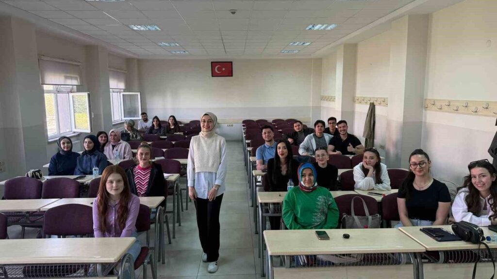 eru’de-bir-ilk:-‘yapay-zeka-okuryazarligi-dersleri’
