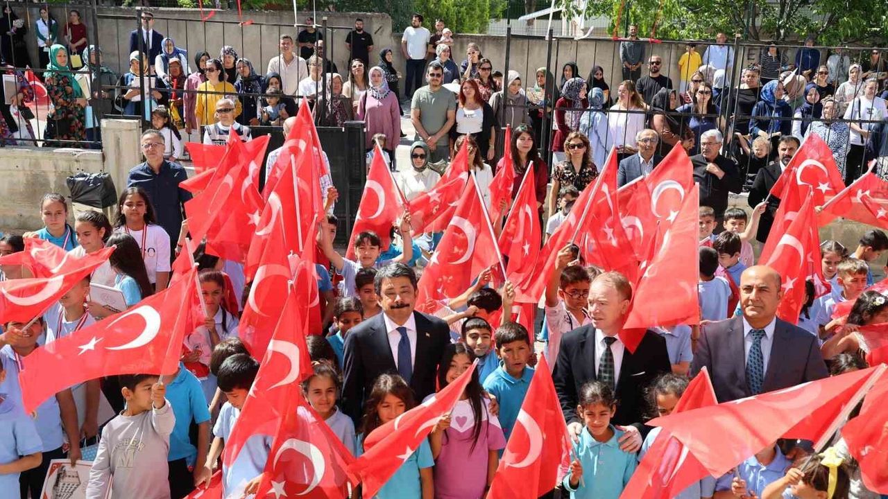 kirsehir’de-40-bin-376-ogrenci-karne-heyecani-yasadi