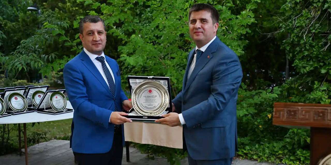 idare-mahkemesi-baskani-erkan-ceylan-ve-adalet-mensuplari-kirikkale’ye-veda-etti