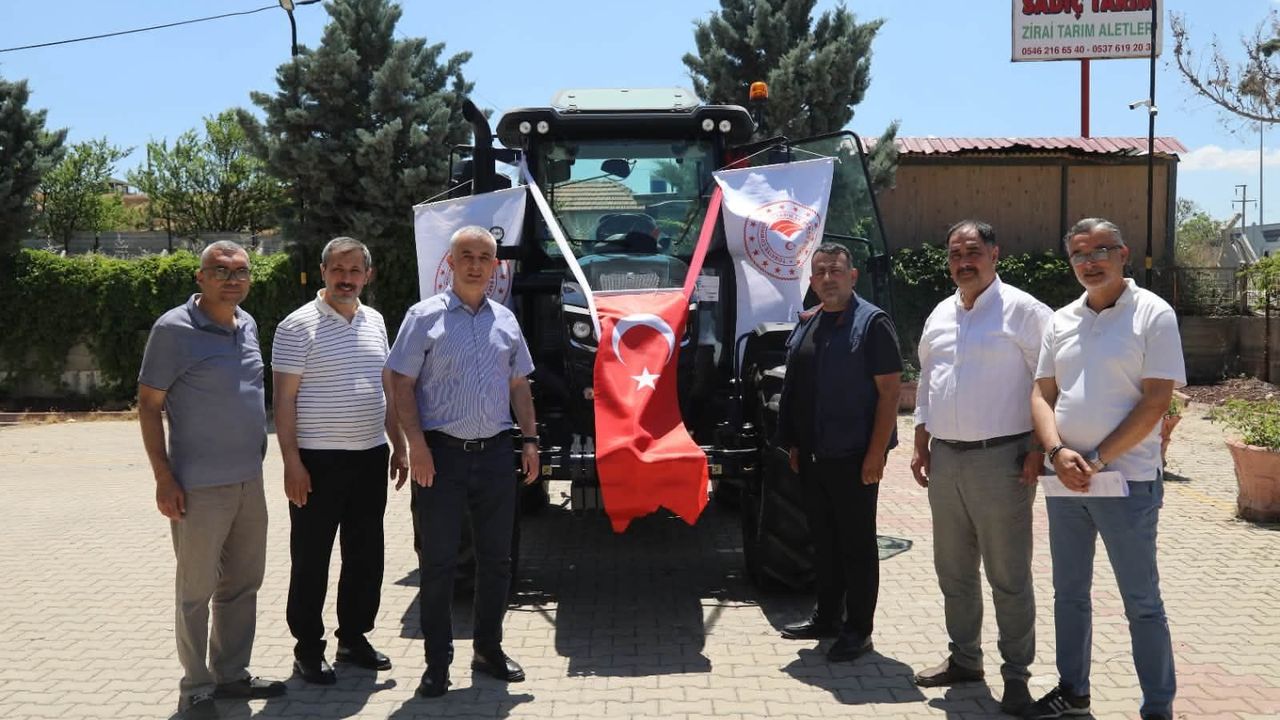tarim-il-mudurlugu-envanterine-yeni-bir-traktor-kazandirildi!