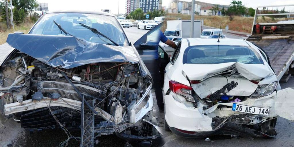 okullar-kapandi,-yollar-kilitlendi:-kirikkale-corum-hattinda-sicak-saatler