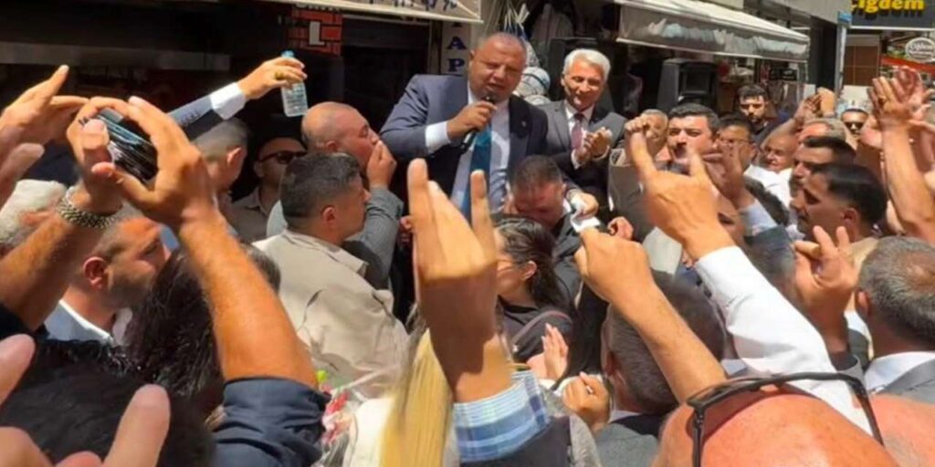 kirikkale’de-teskilat-yeni-yonetimini-secti:-mhp’liler-cumhuriyet-meydani’na-akin-etti