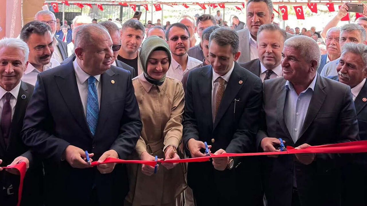 koy-halkinin-dayanismasinin-eseri