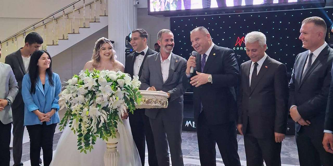 kirikkale’de-mhp-kadrosunu-bulusturan-dugun:-kursat-ve-irem-ciftinin-nikahini-erkan-caglar-kiydi!
